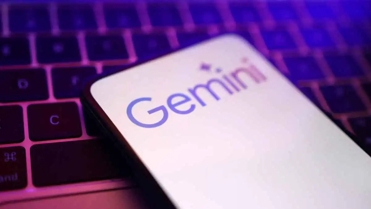 يلغي واجهة ملء الشاشة.. غوغل تختبر تصميمًا جديدًا لتطبيق "Gemini Live"
