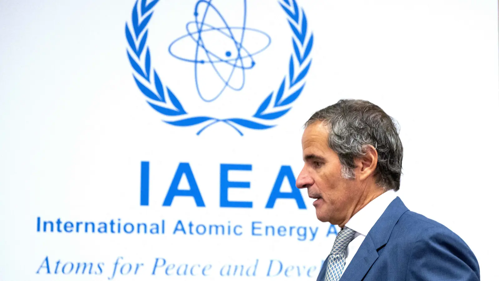 إيران: زيارة محتملة لغروسي إلى طهران نهاية أبريل