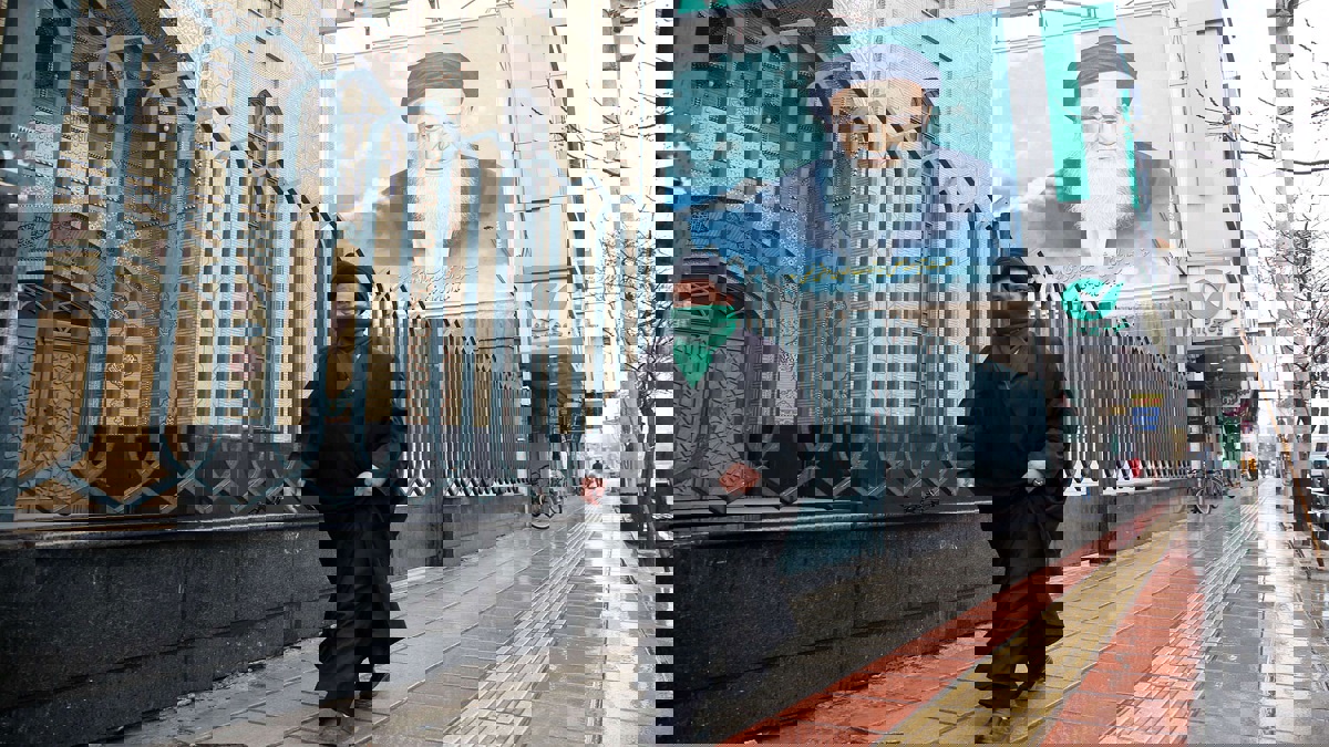 مسؤول إيراني: كورونا يهدد مدنا بأكلمها.. و"سراب وشبستر" الأكثر خطرا