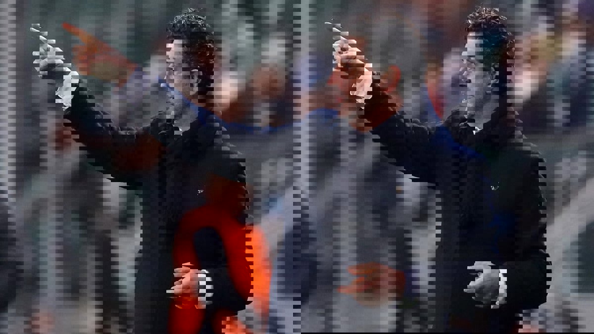 هل تفاوض نادي الهلال مع روي فيتوريا مدرب النصر السابق لخلافة جارديم