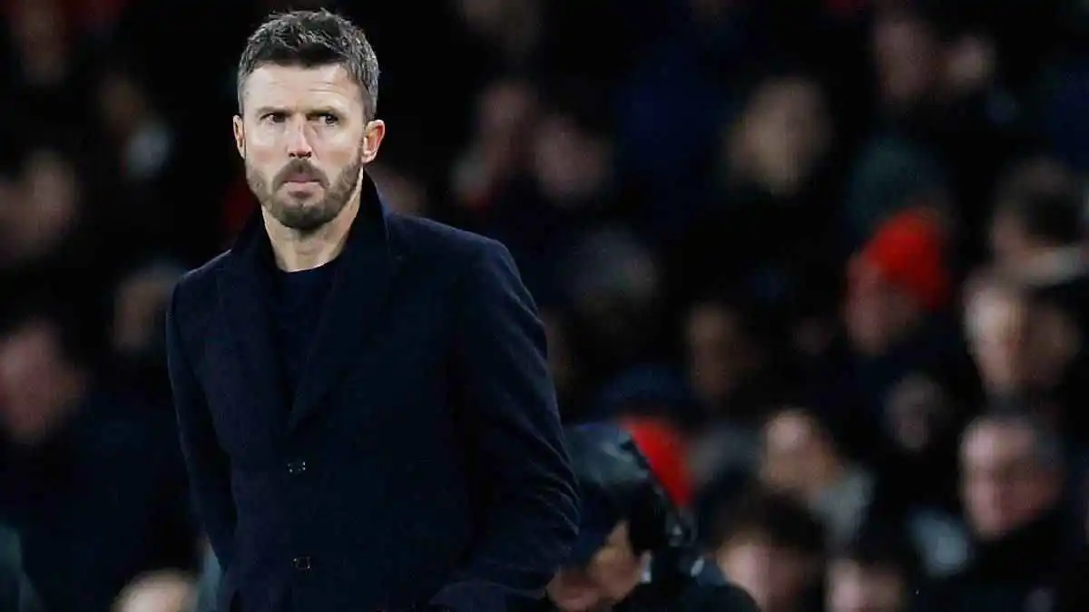 رغم الفوز على آرسنال.. أسطورة مانشستر يونايتد يصدم كاريك