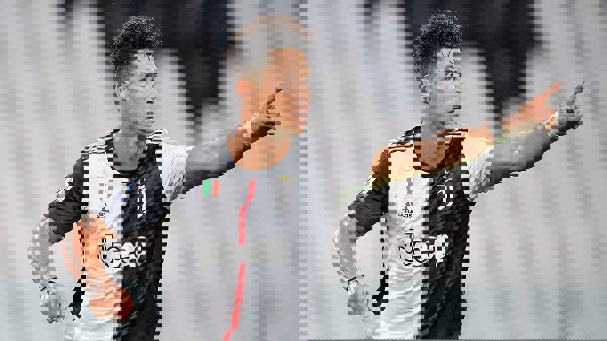 كريستيانو رونالدو ينال جائزة أفضل هدف بدوري أبطال أوروبا (فيديو)