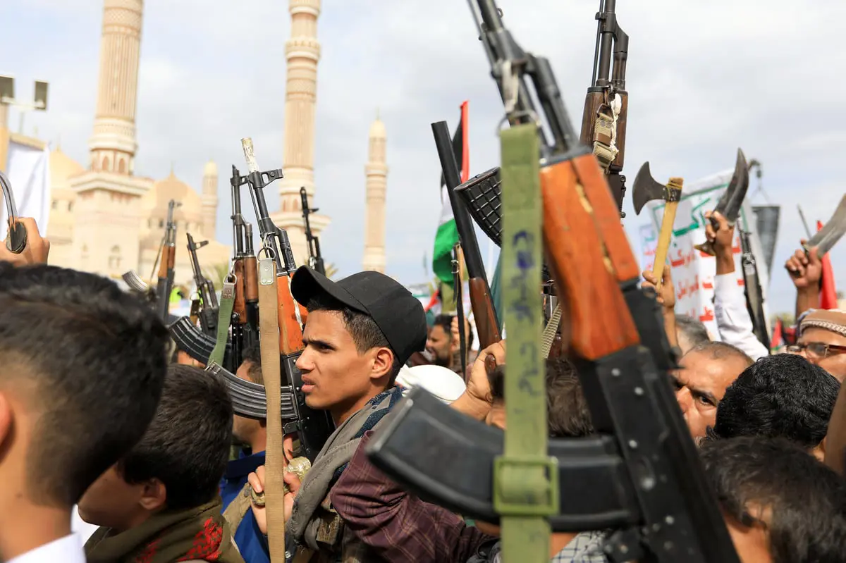 الحوثي والقاعدة في اليمن.. من التعاون الخفي إلى "التنسيق الميداني"