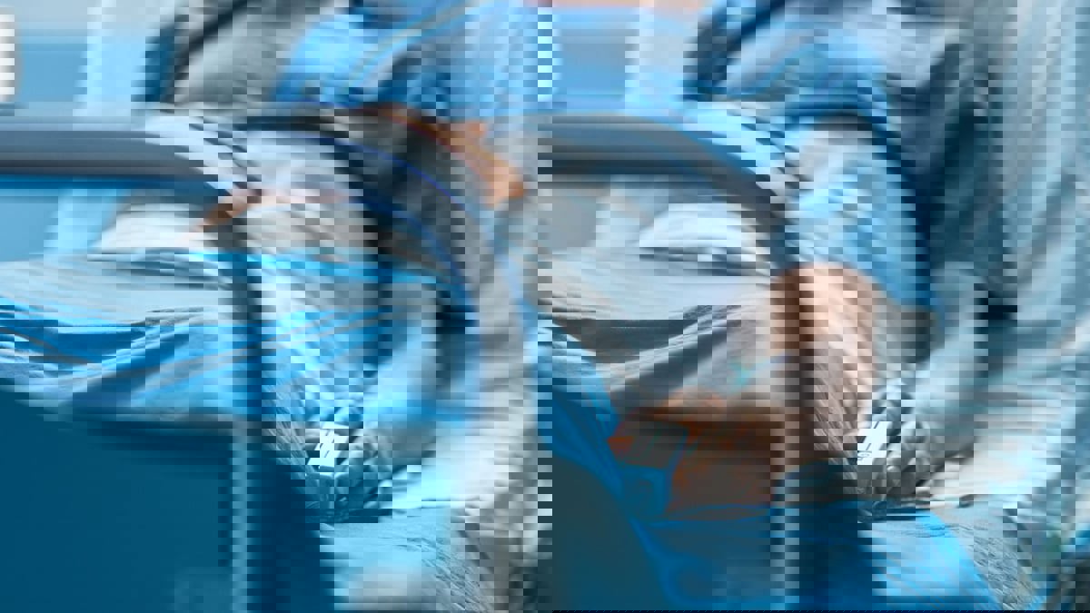 سعودية تخلع زوجها وهو في غيبوبة