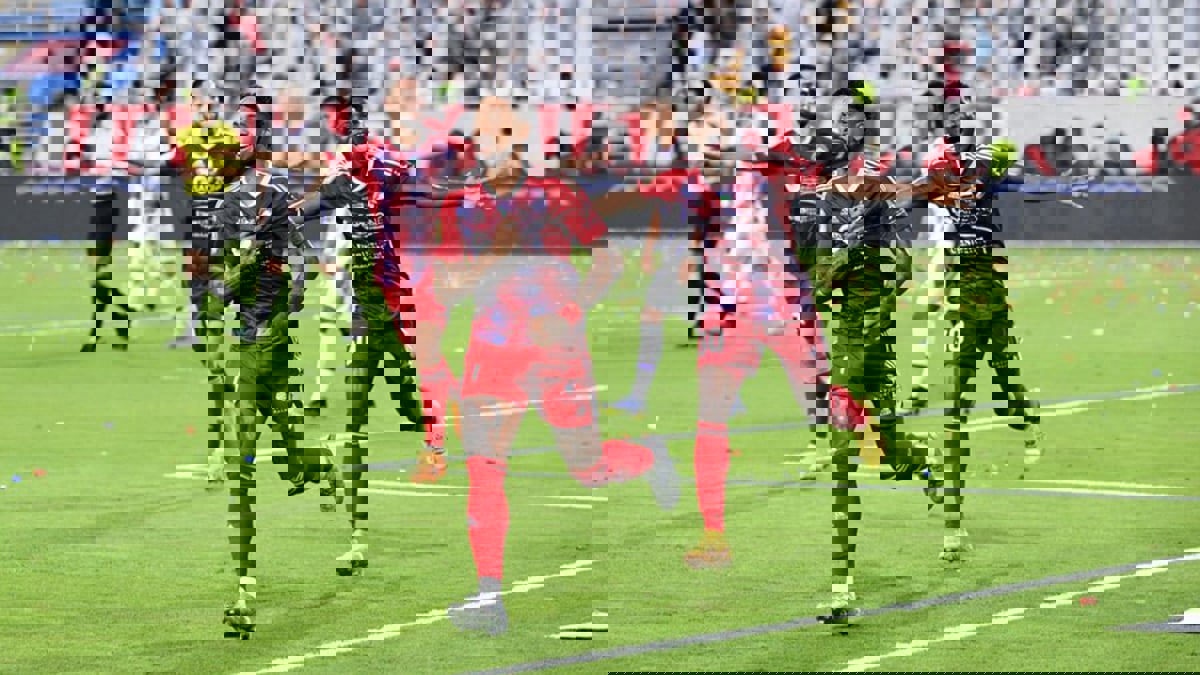 الشارقة يتوج بكأس مصرف أبوظبي للمرة الأولى في تاريخه بريمونتادا مثيرة على العين (فيديو)