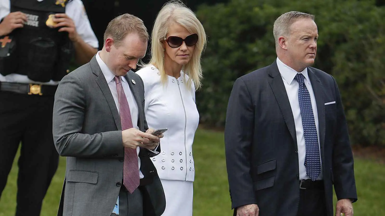 "فريق الأفاعي" ينتظر منصبا رفيعا في إدارة ترامب