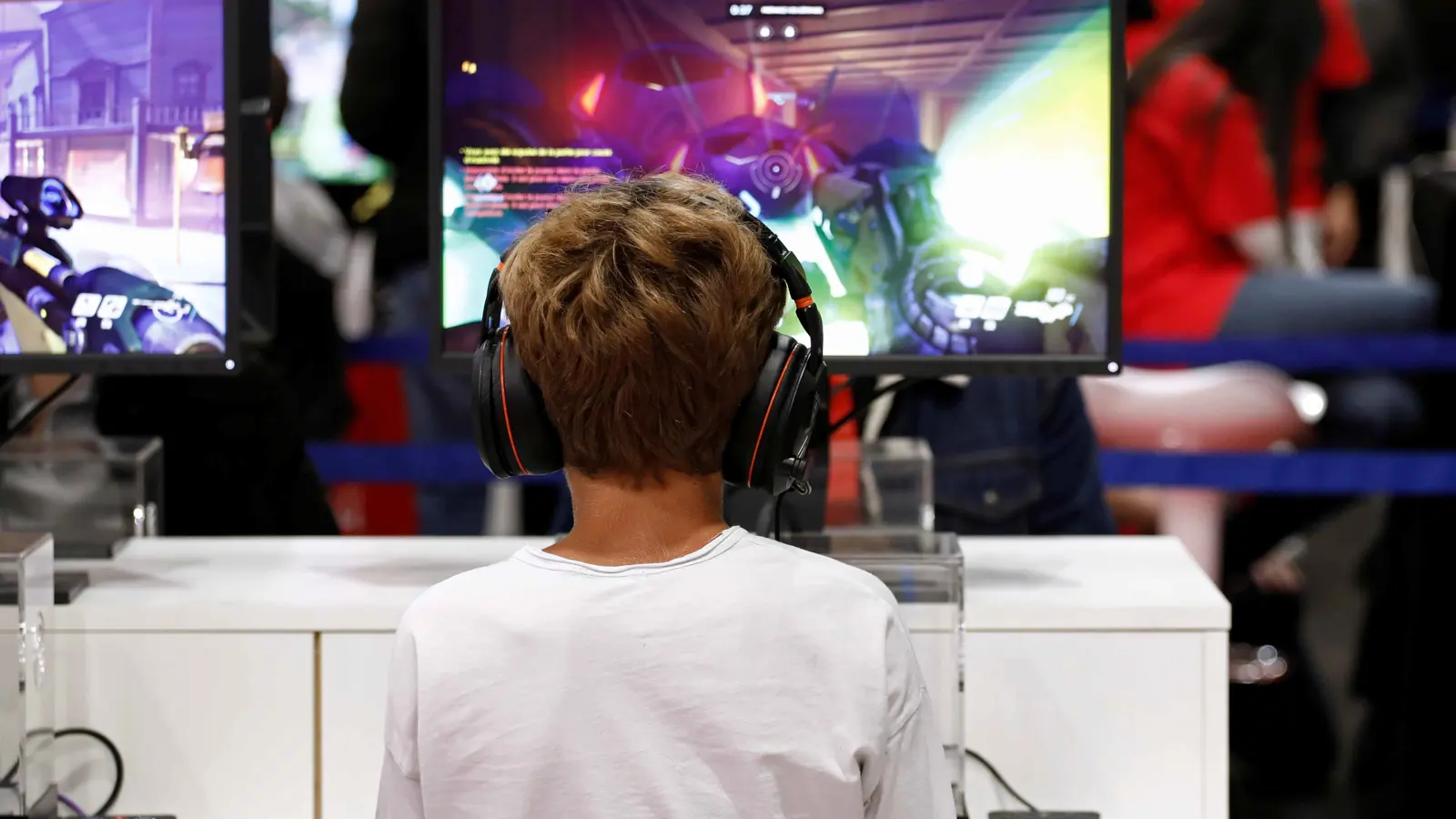 "أطفال في خطر".. من أزقة الحارة إلى الألعاب الإلكترونية