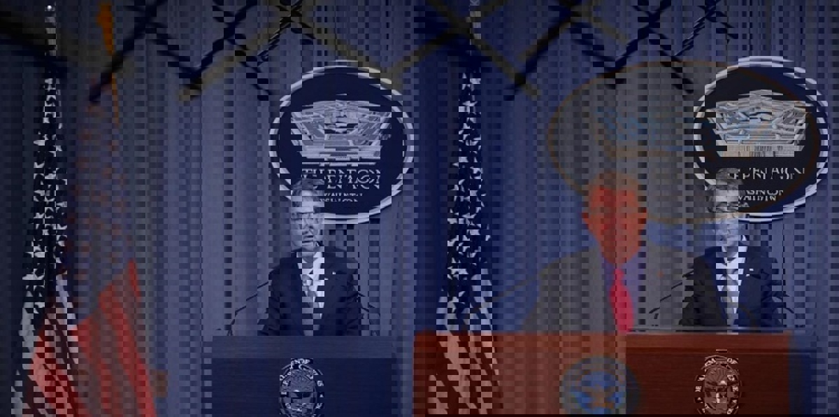 البنتاغون يهدد الحوثيين برد انتقامي على استهداف مدمرة  على سواحل اليمن