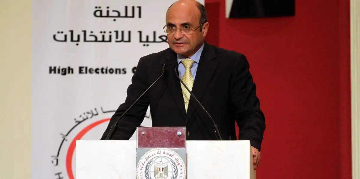 الحكومة المصرية تنفي تعديل الدستور و التخلي عن "الضبعة"