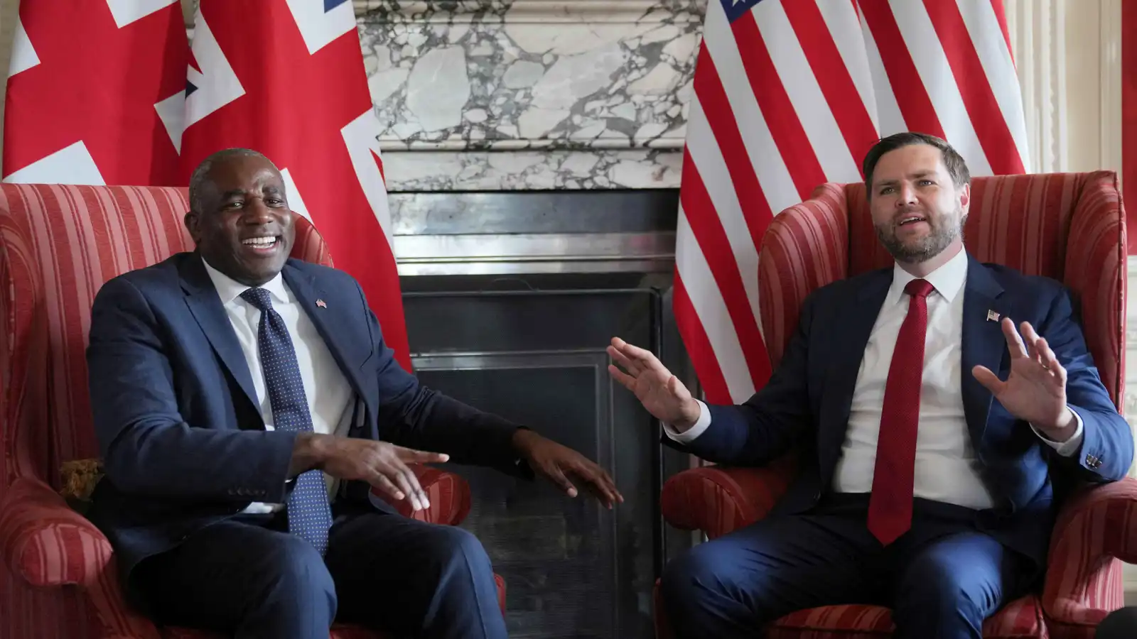 لامي ودي فانس يبحثان الوضع في غزة