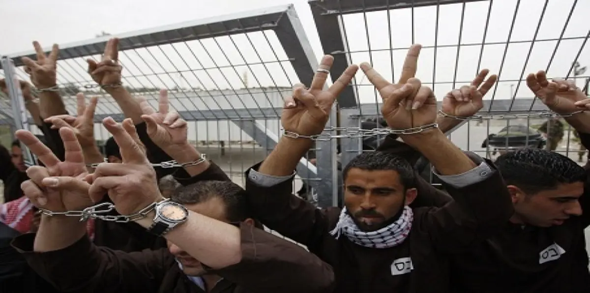 نتنياهو وليبرمان يدعمان مشروع قانون "إعدام" الأسرى الفلسطينيين