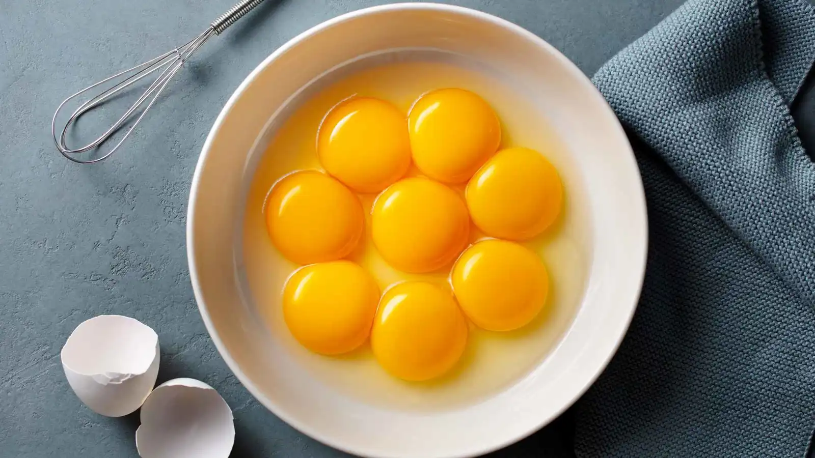 هل يمكن أن يسبب صفار البيض نوبة قلبية؟