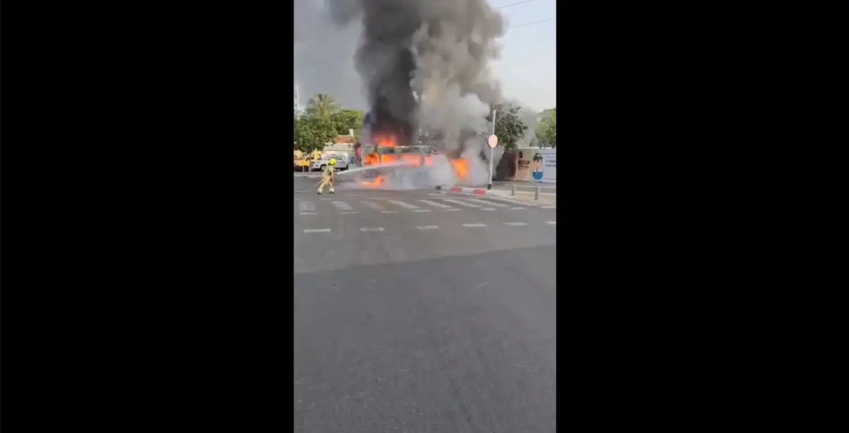 انفجار حافلة في تل أبيب وسط إسرائيل (فيديو)