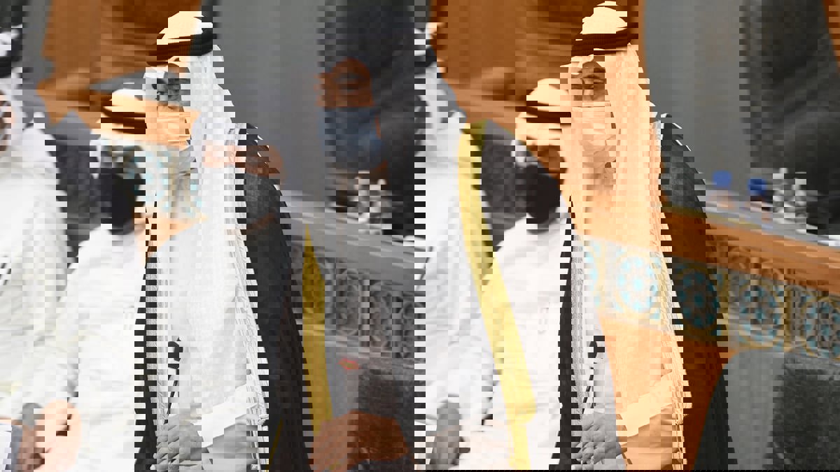 صحيفة كويتية: الاستجوابات النيابية تهدف لإقصاء "الوزراء الشيوخ"