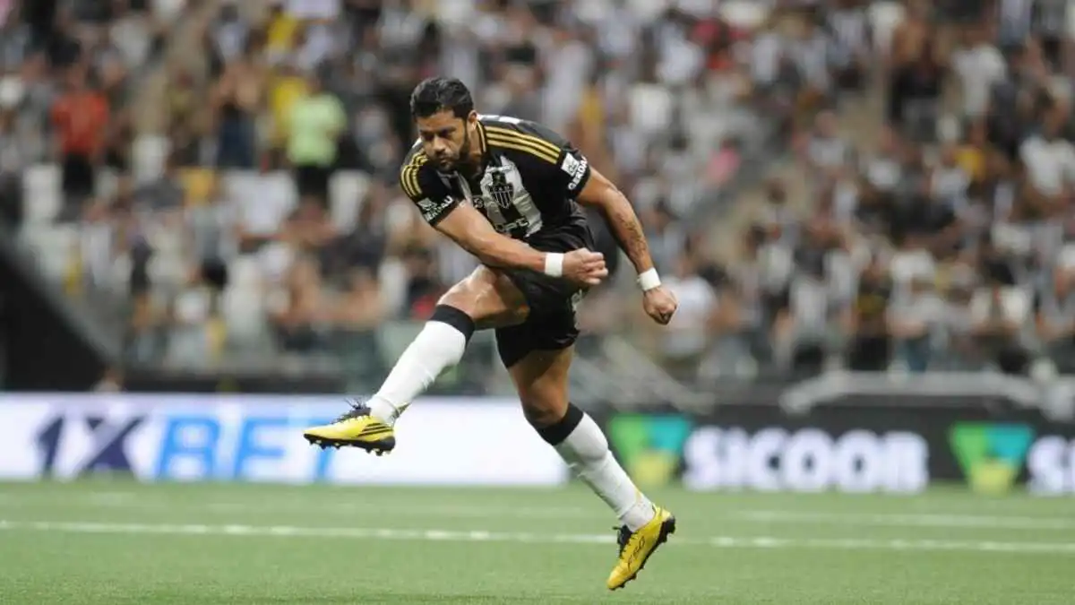 من مسافة 40 ياردة.. هالك يسجل هدفا مذهلا (فيديو)