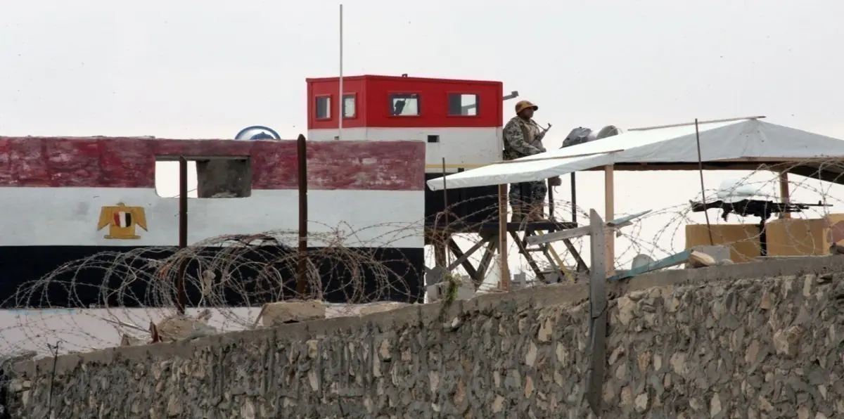 مقتل وإصابة 21 عنصرًا من الشرطة المصرية في هجومين بسيناء