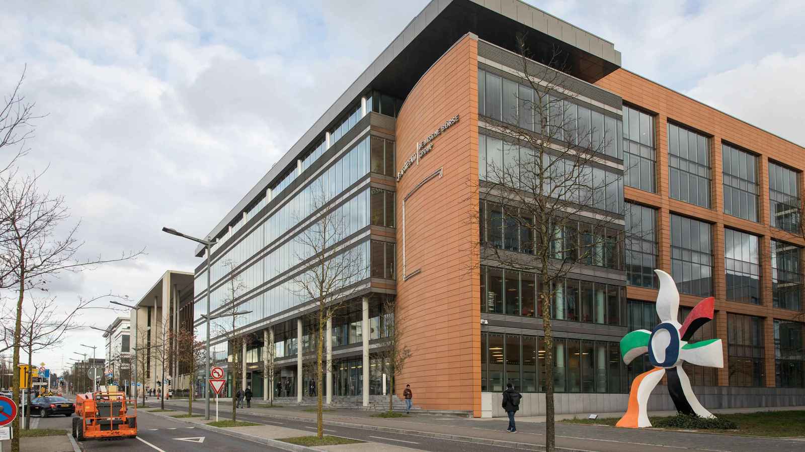 لتسليح الجيش وتمويل حزب الله.. إيران تحاول استعادة مليارات مجمدة من ألمانيا