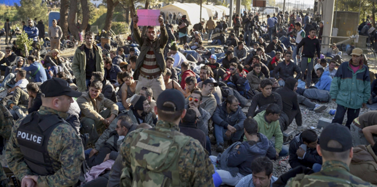 الاتحاد الأوروبي يطلق قوة حدودية مشتركة لوقف تدفق اللاجئين