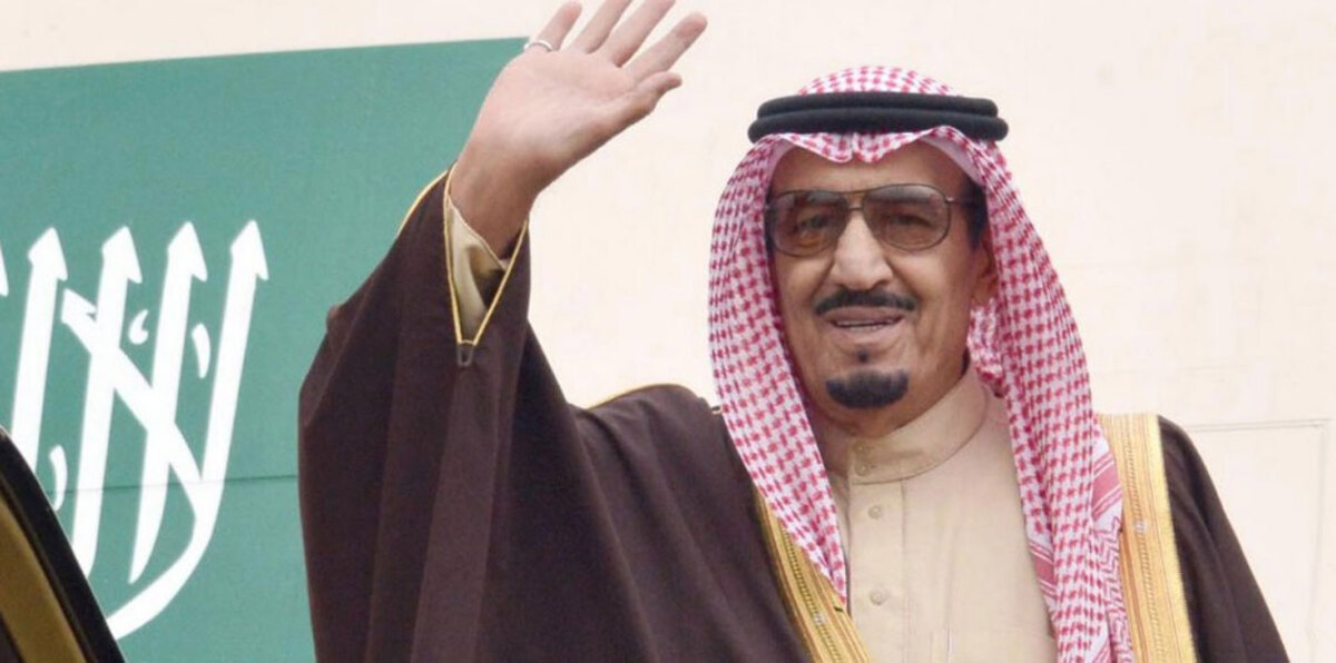 العاهل السعودي يصل إلى المنطقة الشرقية استعدادًا للقمة العربية