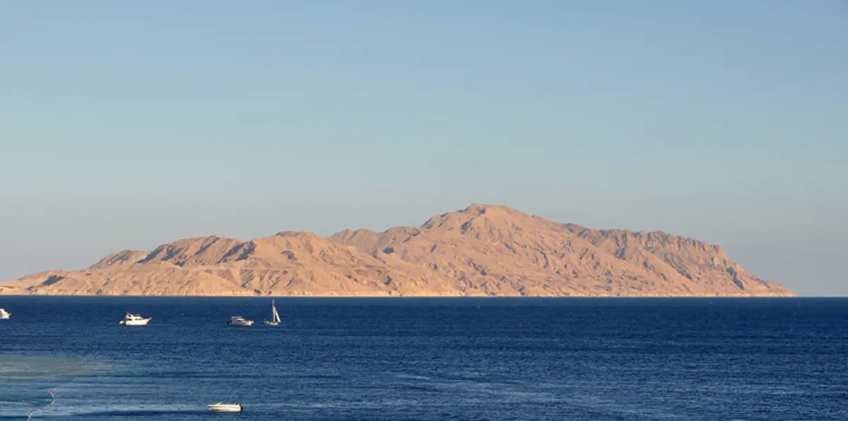 مصر تكشف عن وثائق ملكية السعودية لجزيرتي تيران وصنافير