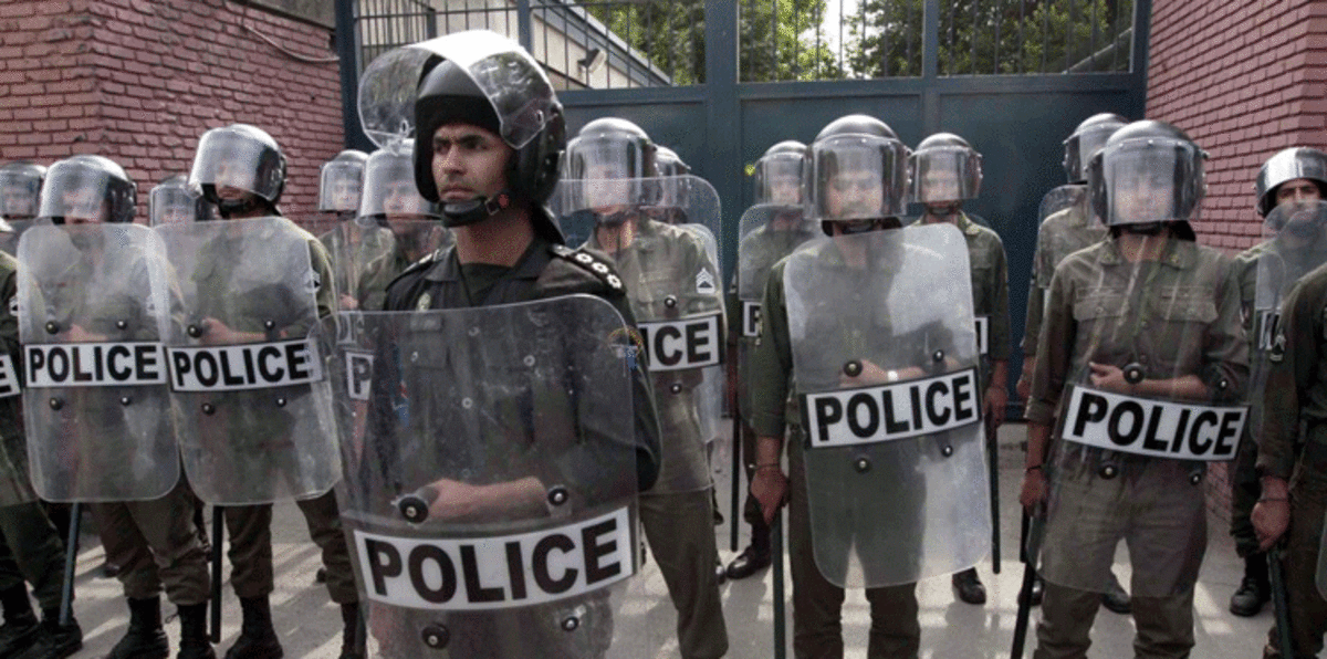 إيران تعتقل 20 ناشطاً عربياً في الأهواز