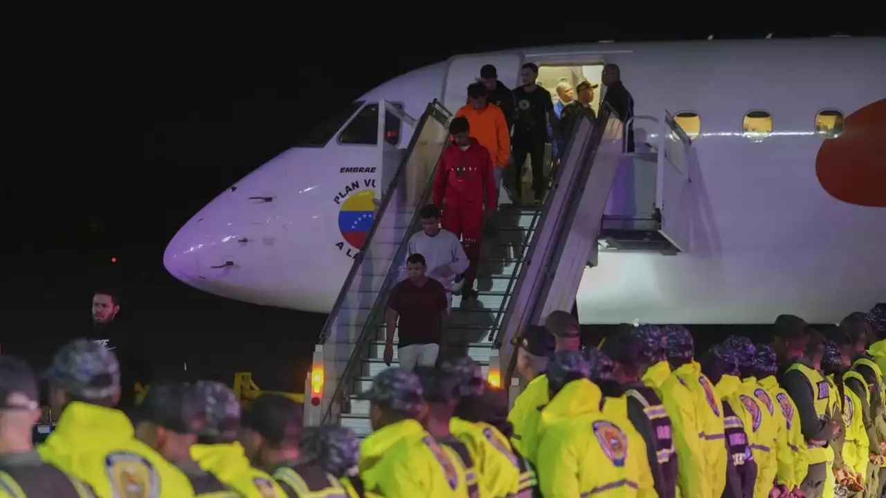 فنزويلا تبرم اتفاقا مع أمريكا لاستئناف إعادة المهاجرين