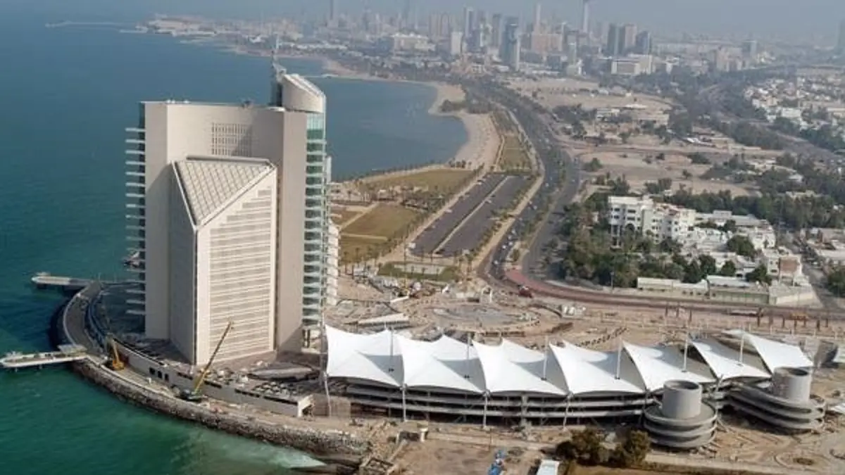 بلومبيرغ: الكويت تعيد النظر بخطة تطوير قطاع النفط