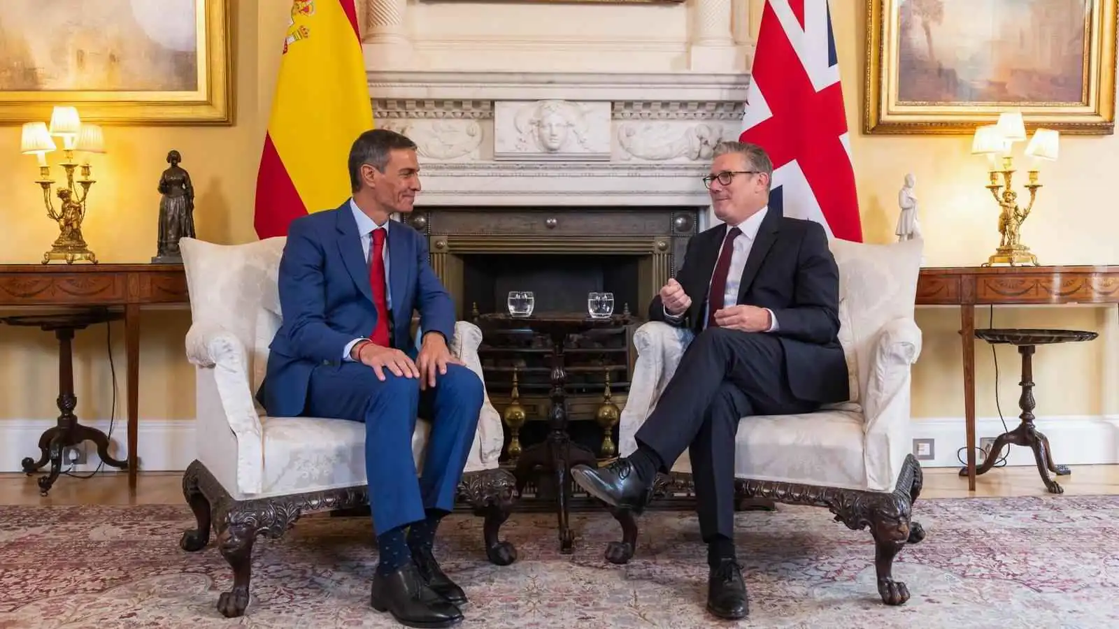 بريطانيا وإسبانيا ترفضان تقارير عن "عقوبات ترامب" بسبب حرب إيران