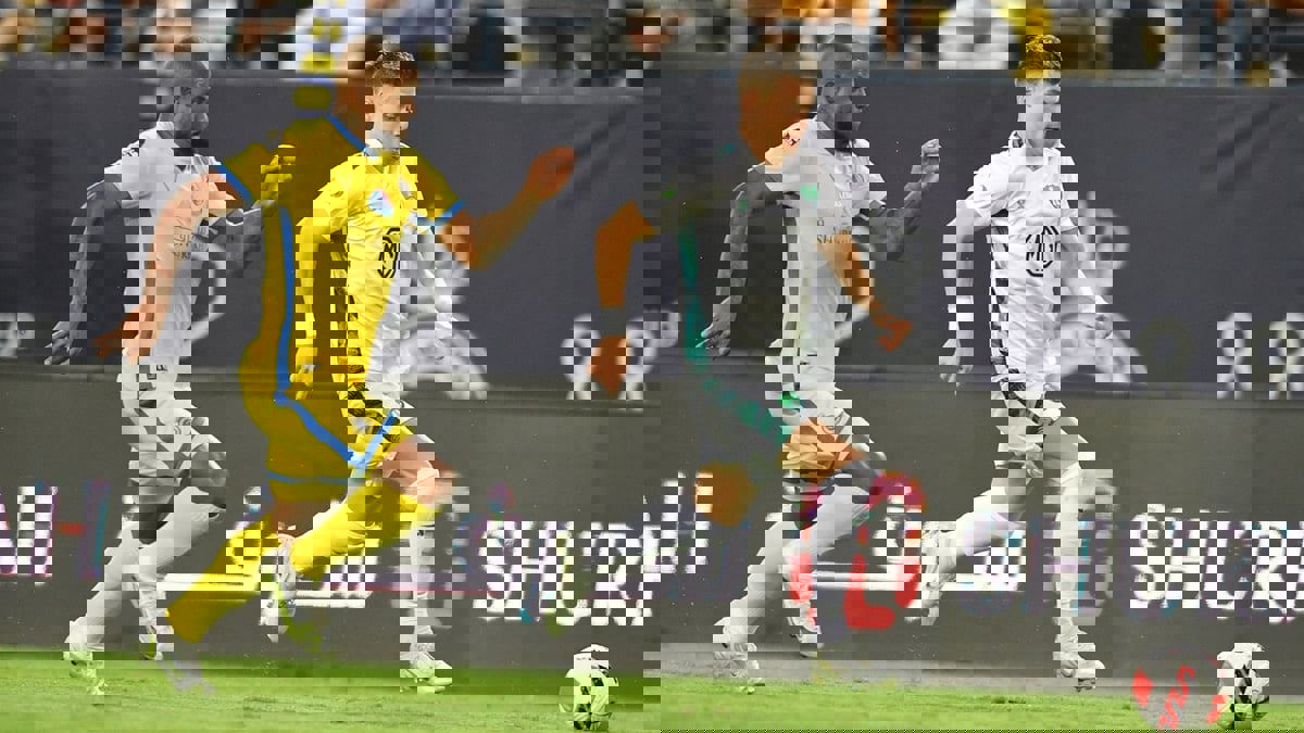 طرابزون سبور التركي مهتم بالتعاقد مع إزغان أليوسكي من الأهلي السعودي