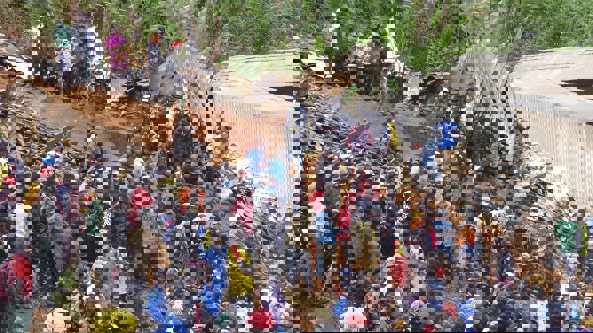 14 قتيلًا إثر انهيار أرضي خلال جنازة في عاصمة الكاميرون