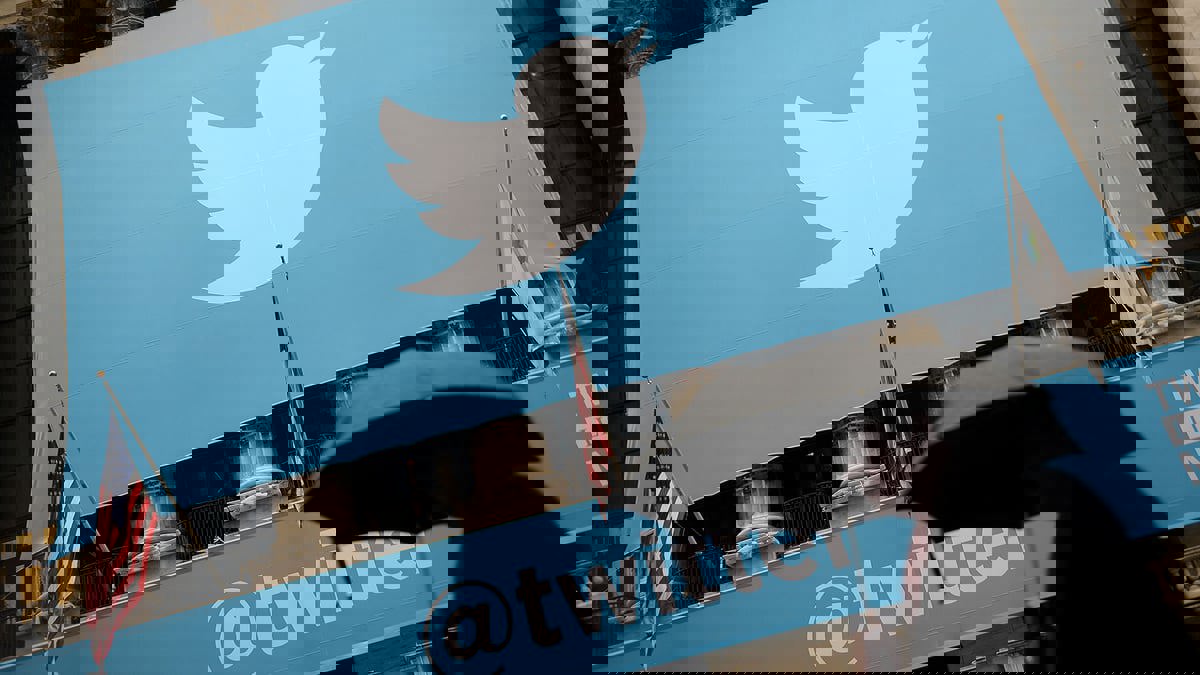 المسؤول السابق عن أمن تويتر" يتهم الموقع بالكذب