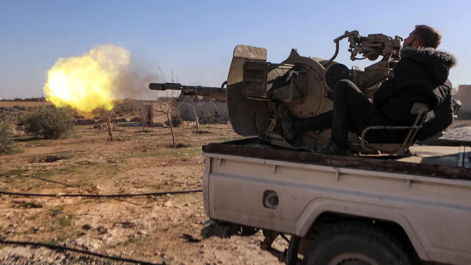 "رويترز": القوات السورية تسيطر على "حقل العمر" النفطي في دير الزور (فيديو)