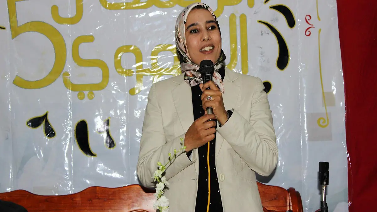 "العدالة والتنمية" المغربي يعلق على الصور الجريئة "المنسوبة" للنائبة الإسلامية "ماء العينين"‎‎