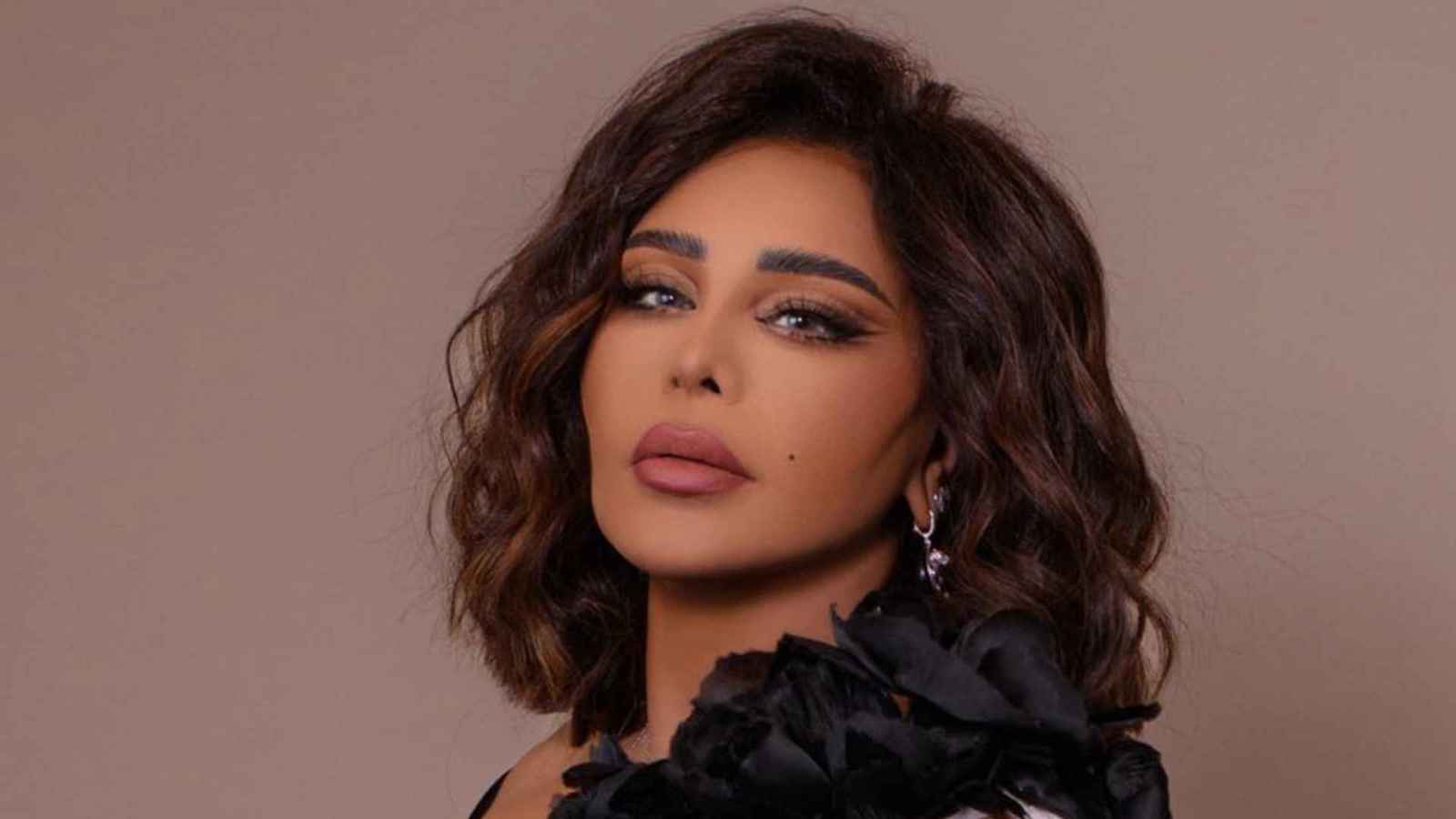 أحلام تكشف حقيقة انفصالها عن زوجها مبارك الهاجري