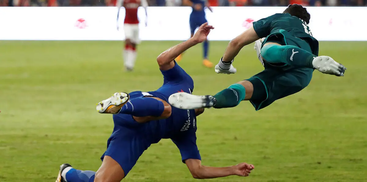 بيدرو في المستشفى بعد التحام دموي مع حارس آرسنال (فيديو)