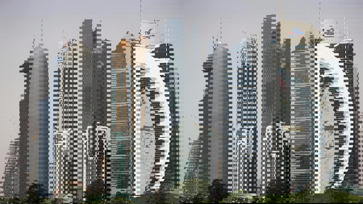 قطر.. هبوط أسعار النفط وانكماش غير مسبوق للقطاع الخاص