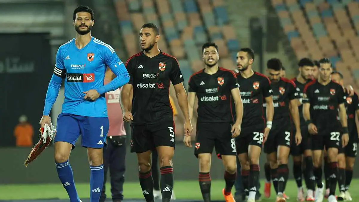 موعد حسم الأهلي المصري موقفه من رحيل محمد الشناوي وكهربا