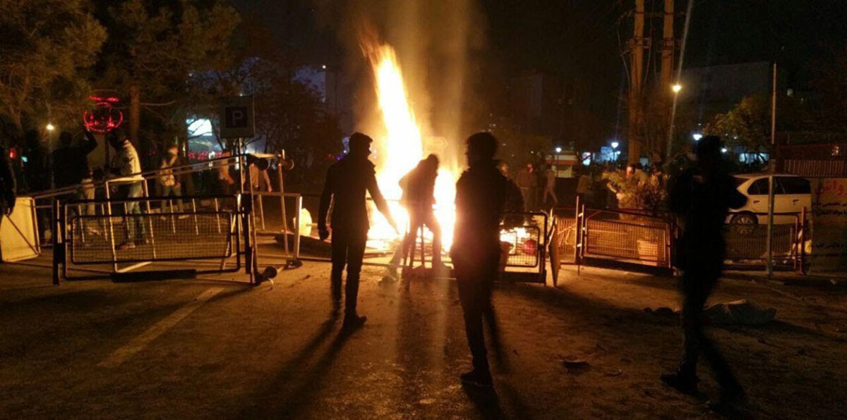 هل الأفضل لنا سقوط نظام إيران؟