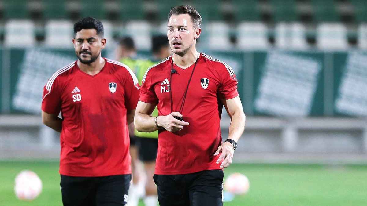 الإدارة تعاند يايسله.. حسين عبد الغني يكشف أزمة الأهلي السعودي (فيديو)