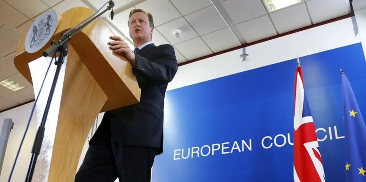 رئيس وزراء بريطانيا يعترض على إقالة مورينيو