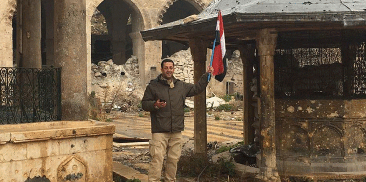 مراسل قناة العالم يسخر من عبد الله المحيسني وسط الجامع الأموي (فيديو)