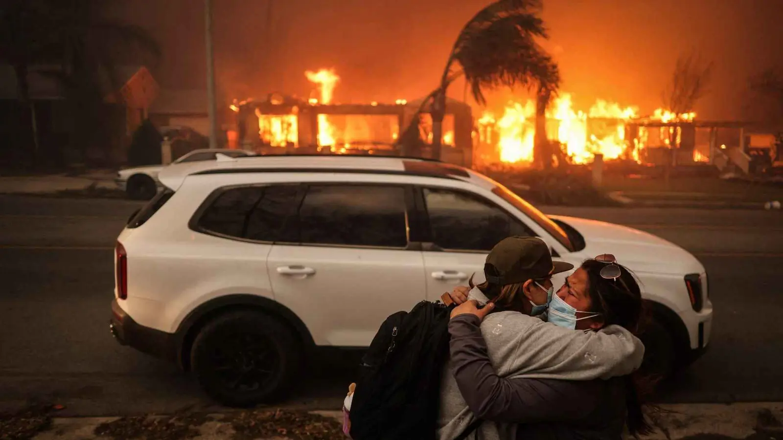 ترامب يعتزم زيارة المناطق المتضررة من حرائق كاليفورنيا