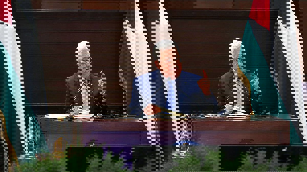 بعد زيارة دحلان المفاجئة.. ما الذي يبحث عنه رئيس السلطة الفلسطينية في موسكو؟