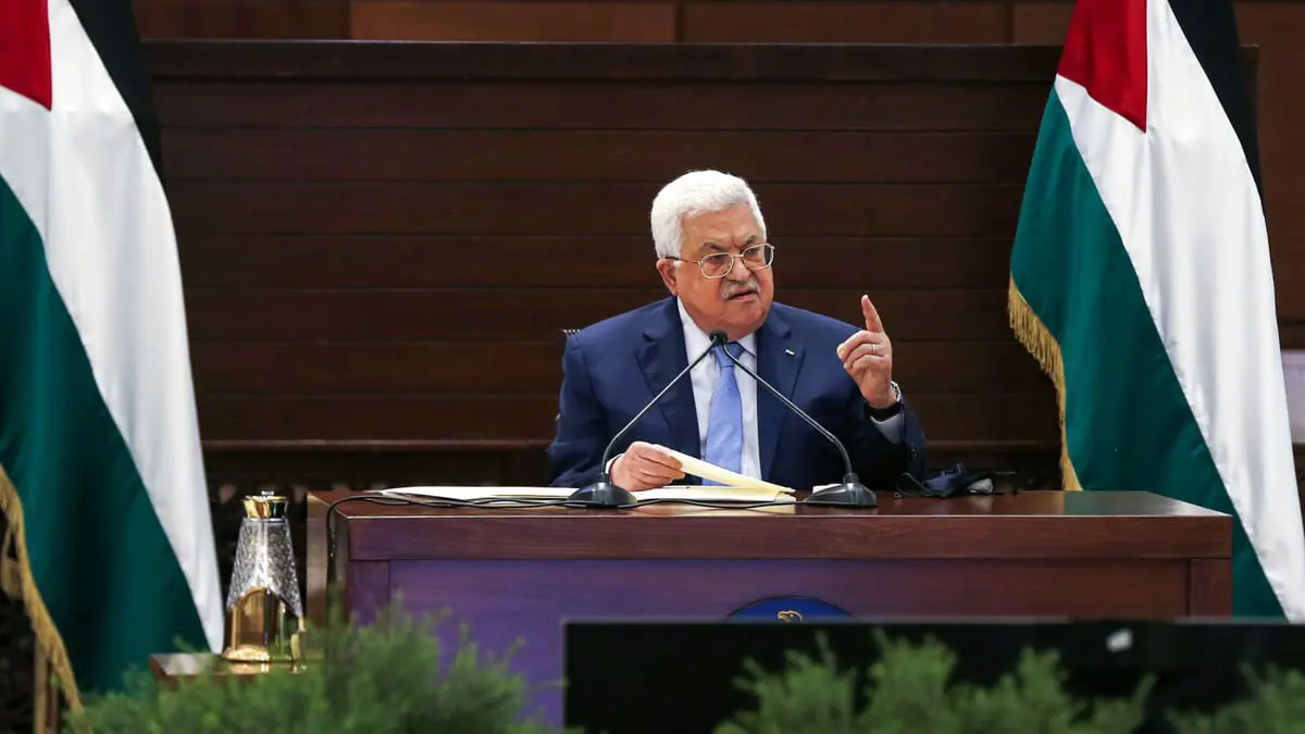 بعد زيارة دحلان المفاجئة.. ما الذي يبحث عنه رئيس السلطة الفلسطينية في موسكو؟