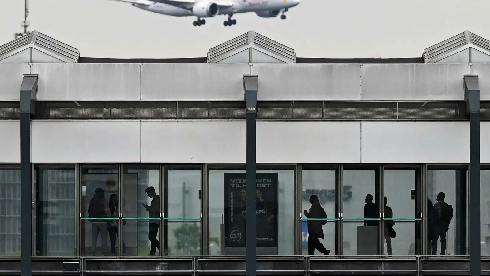 مسيّرات توقف حركة الطيران في مطار كوبنهاغن