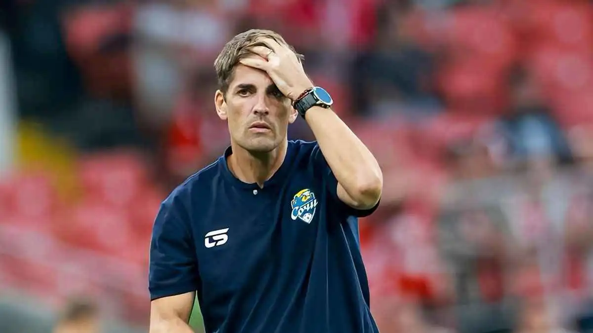 لاعتماده على ChatGPT في قراراته الفنية.. كشف أسباب إقالة مدرب سوتشي من منصبه