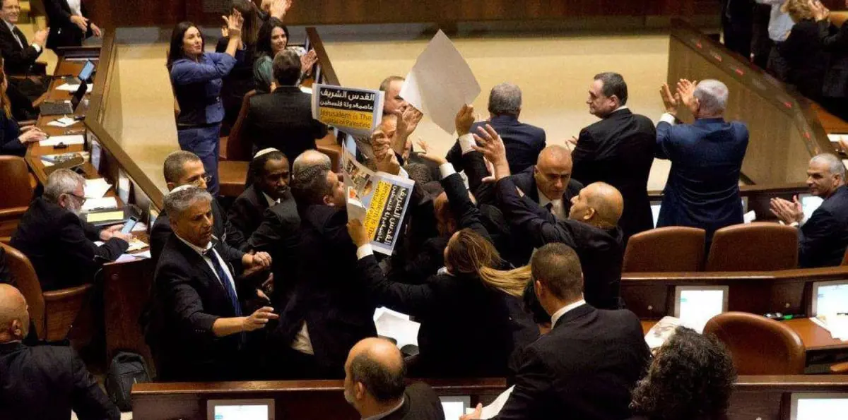 المعارضة الإسرائيلية تشن هجومًا على نواب "الكنيست" العرب