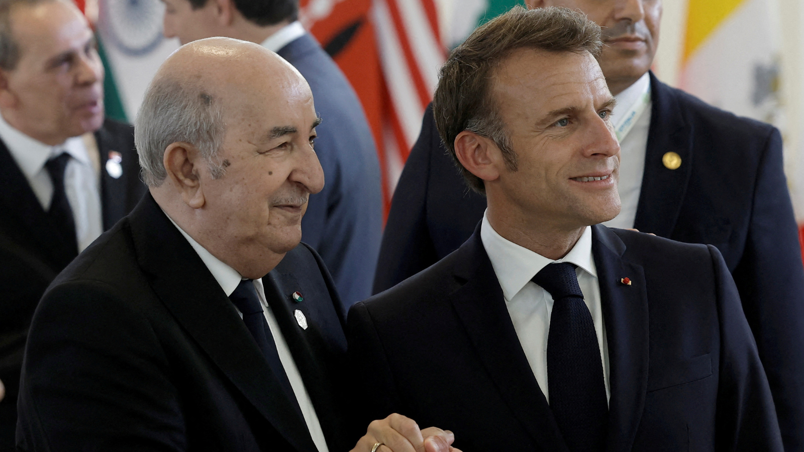 هل يستجيب تبون لـ"اليد الممدودة" من ماكرون لتجاوز القطيعة؟