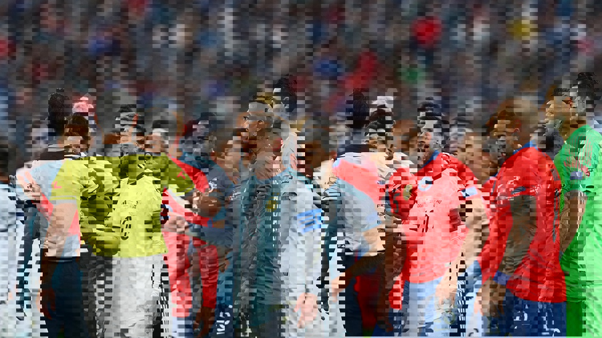 "كونميبول" يرد على تصريحات ليونيل ميسي بعد طرده في مباراة الأرجنتين ضد تشيلي بكوبا أمريكا