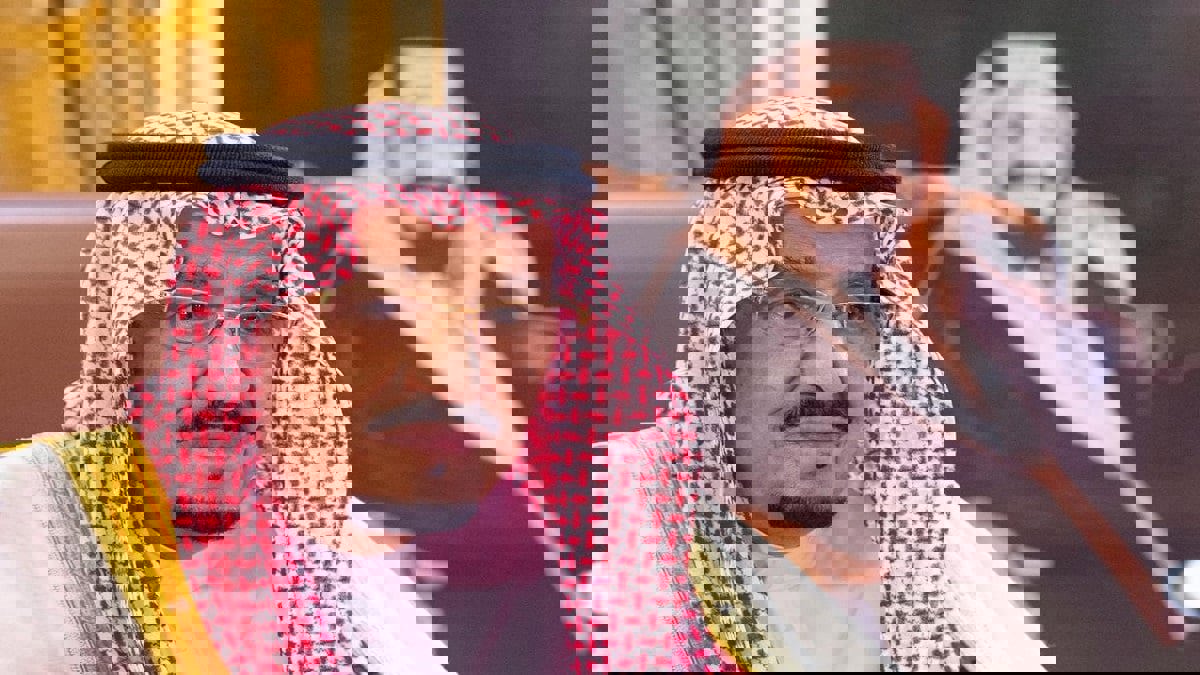 الملك سلمان يستعرض مع ماكرون جهود مجموعة الـ20 في مواجهة كورونا